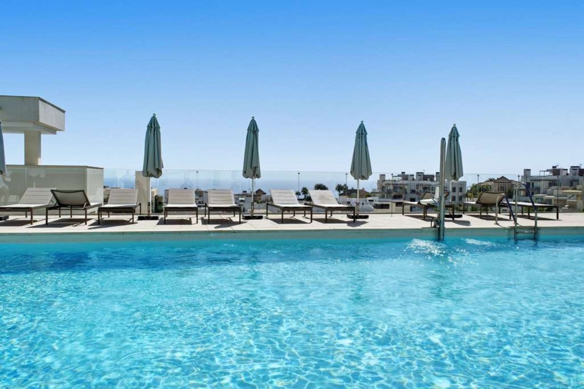 Resale - apartment - Estepona - Estepona Centro