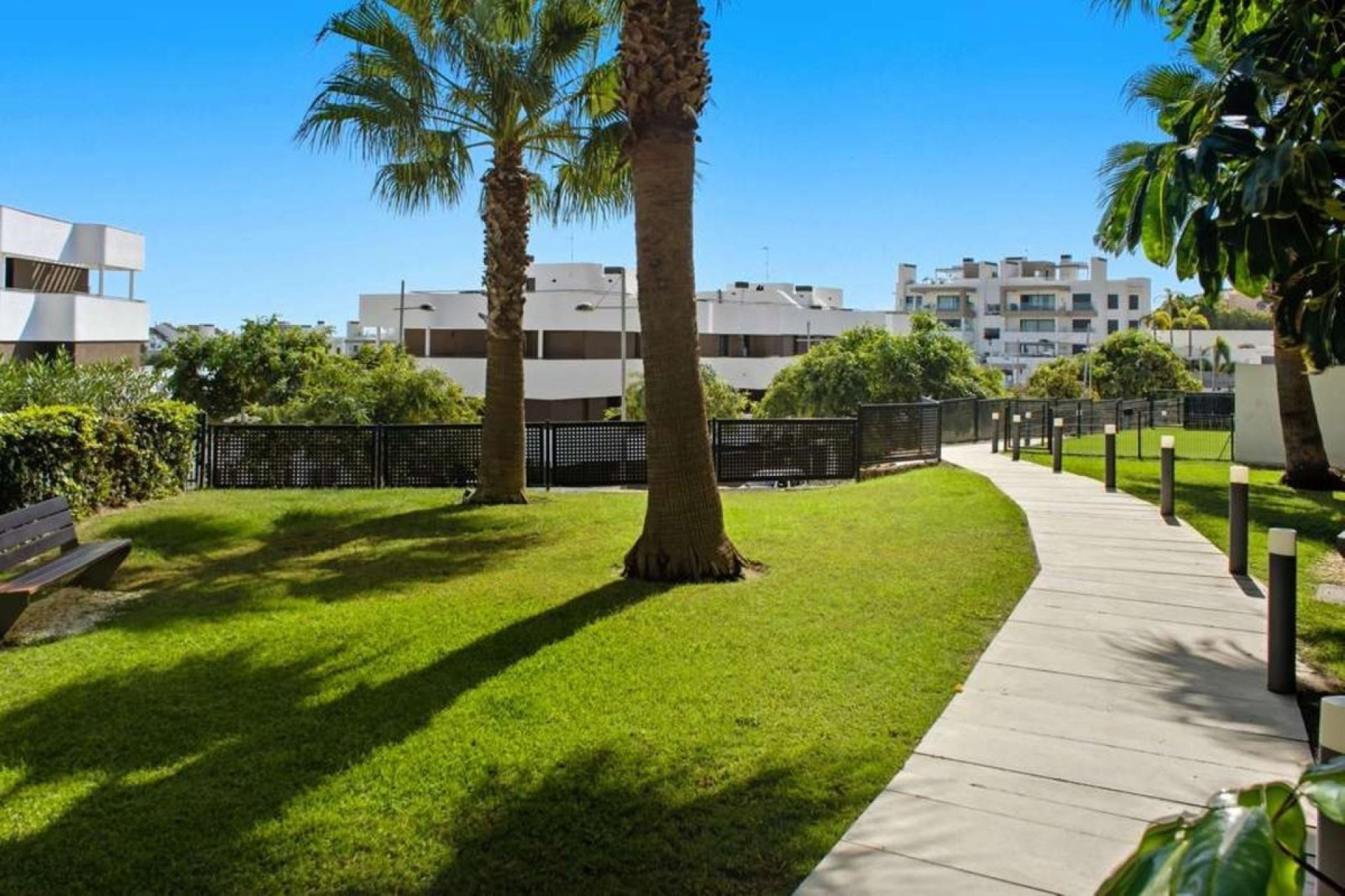Resale - apartment - Estepona - Estepona Centro
