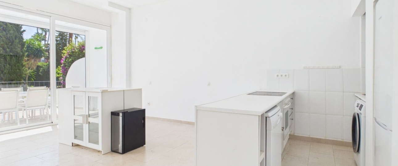 Resale - apartment - Estepona - Estepona Centro