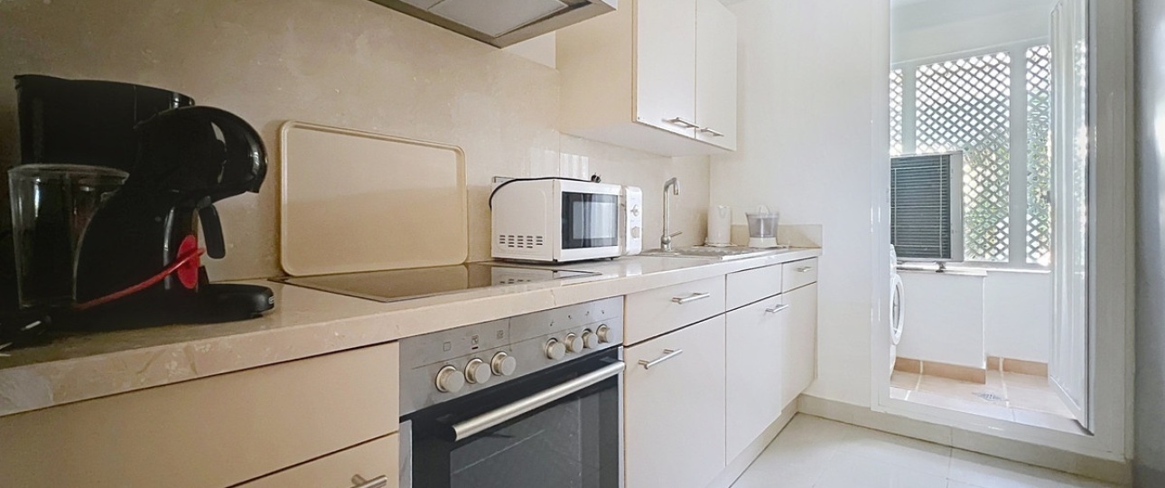 Resale - apartment - Estepona - Estepona Centro