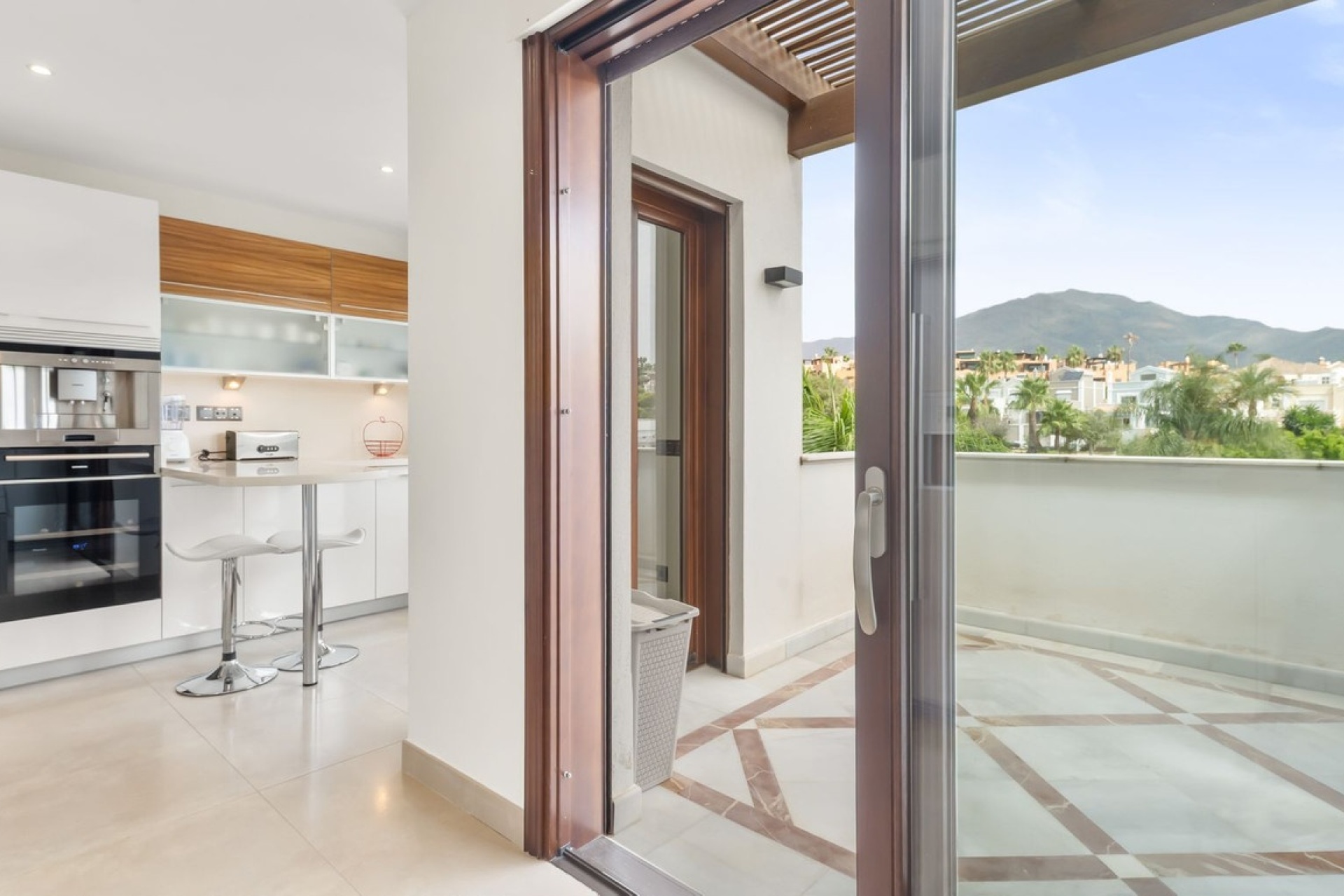 Resale - apartment - Estepona - Estepona Centro