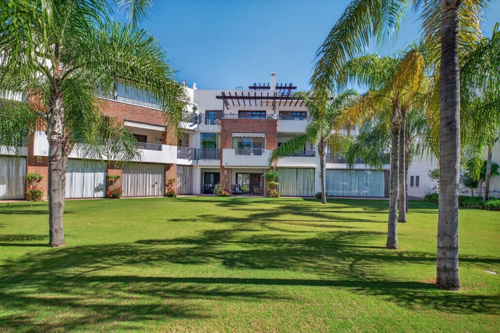 Resale - apartment - Estepona - Estepona Centro