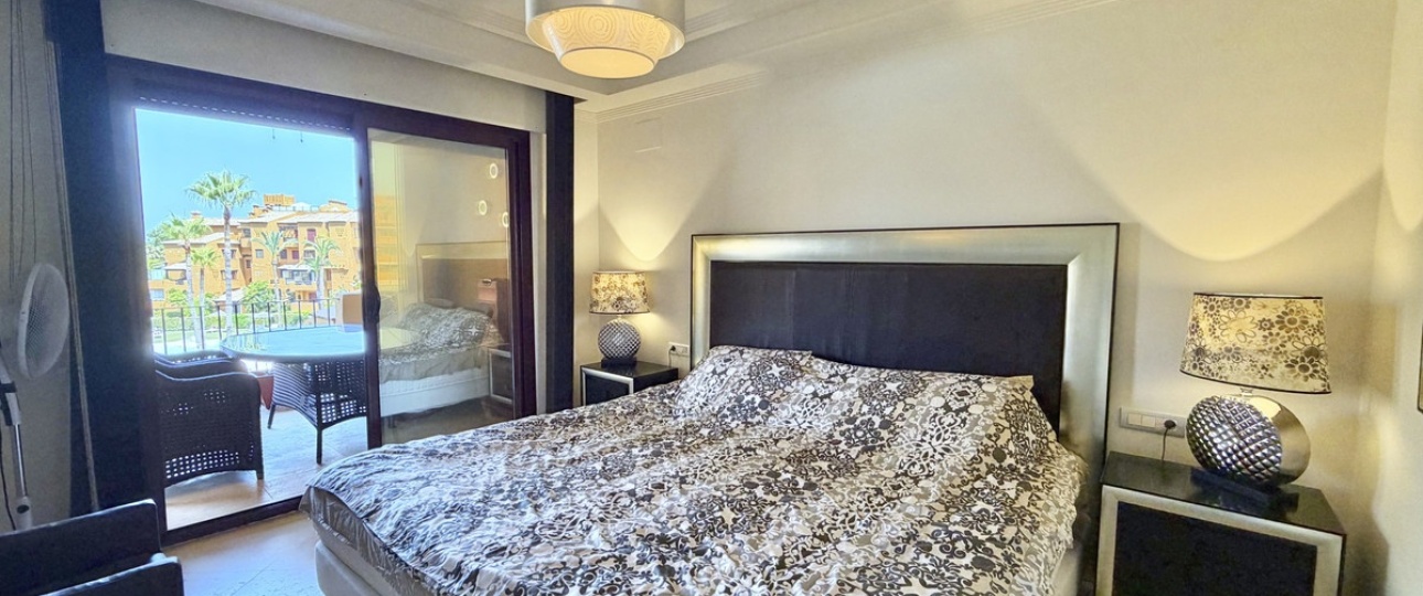 Resale - apartment - Estepona - Estepona Centro