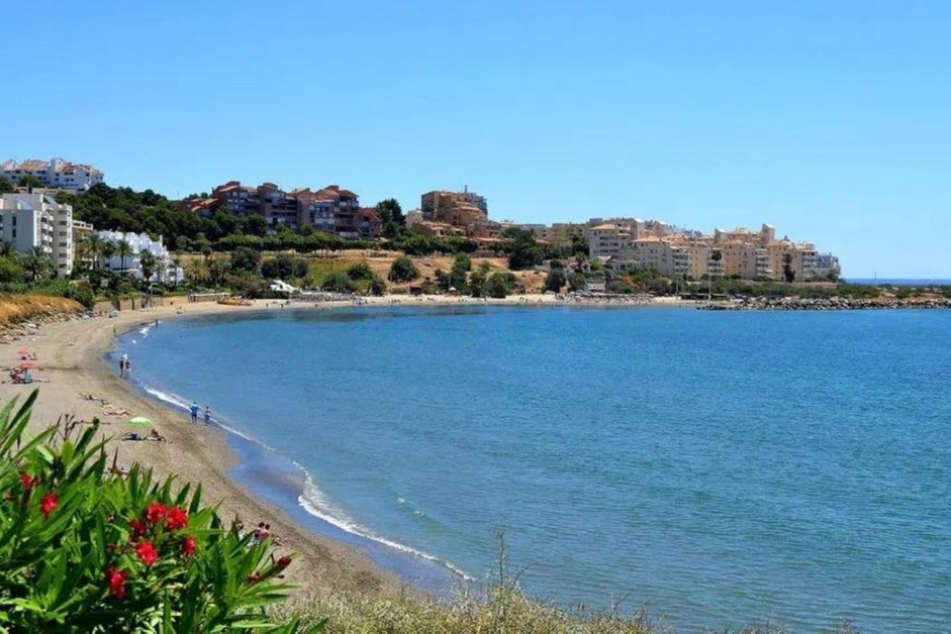 Resale - apartment - Estepona - Estepona Centro