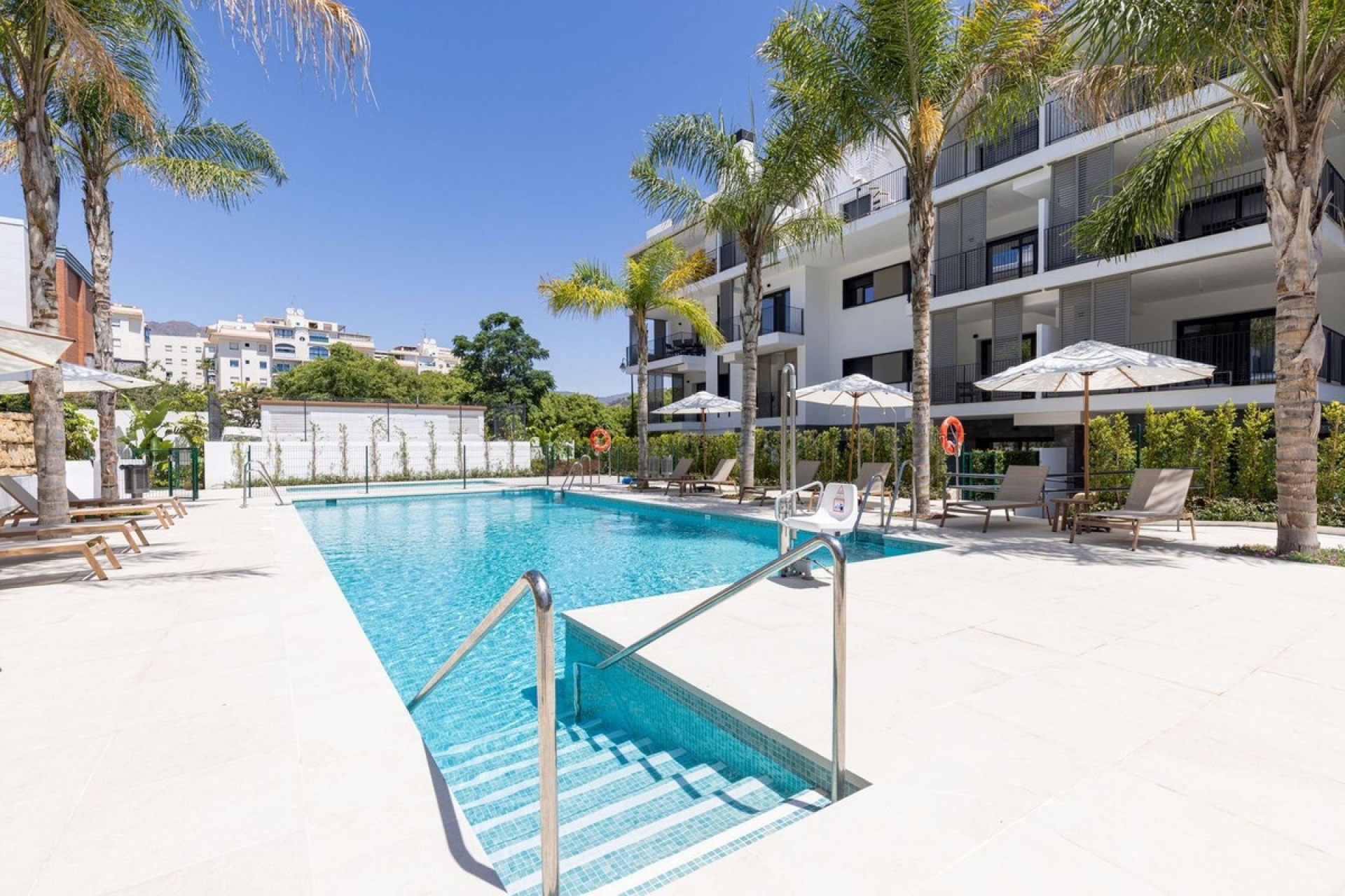 Resale - apartment - Estepona - Estepona Centro
