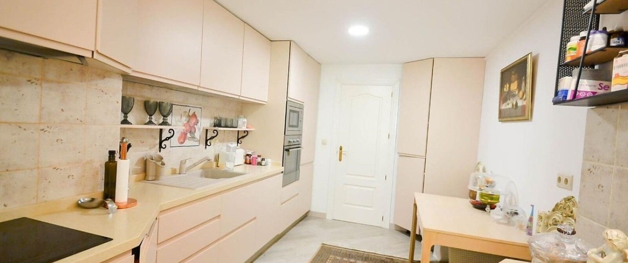 Resale - apartment - Estepona - Estepona Centro