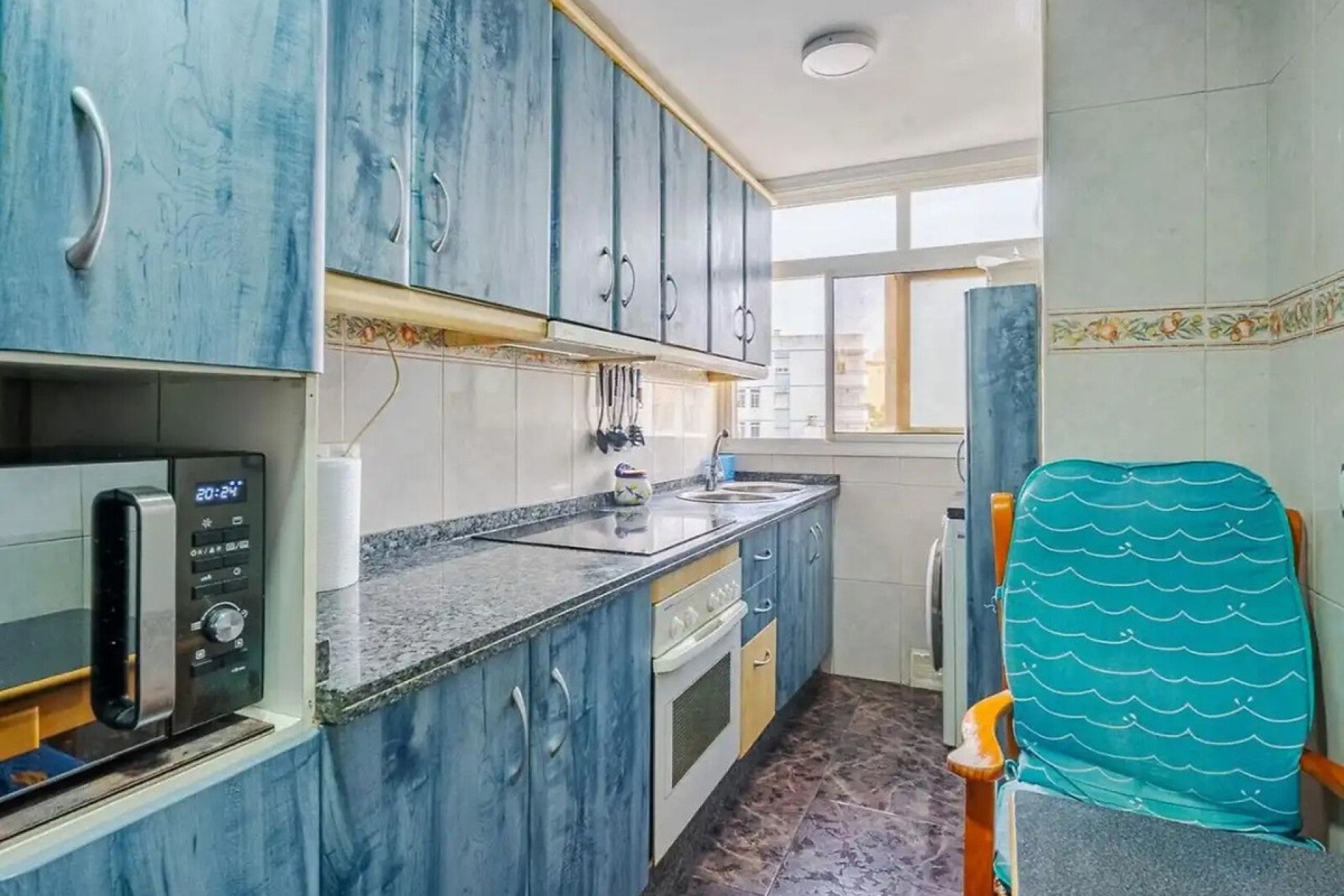 Resale - apartment - Estepona - Estepona Centro