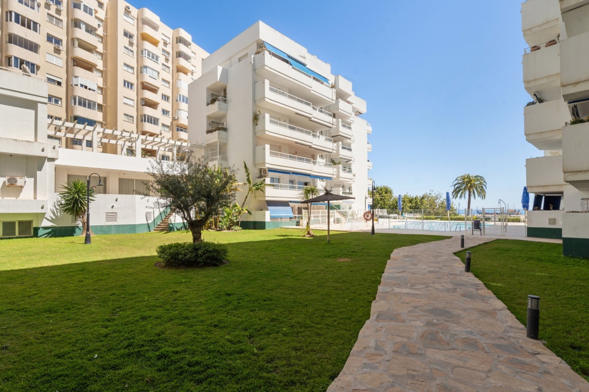 Resale - apartment - Estepona - Estepona Centro