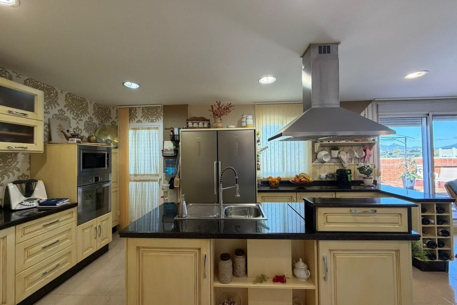 Resale - apartment - Estepona - Estepona Centro