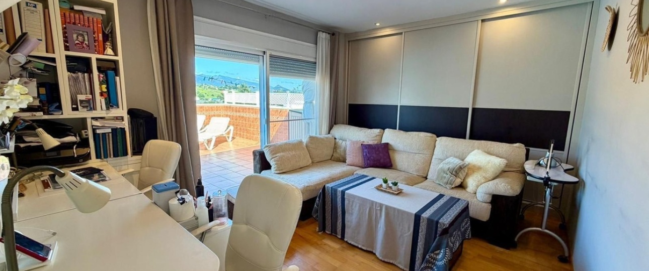 Resale - apartment - Estepona - Estepona Centro