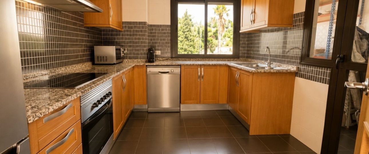 Resale - apartment - Estepona - Estepona Centro