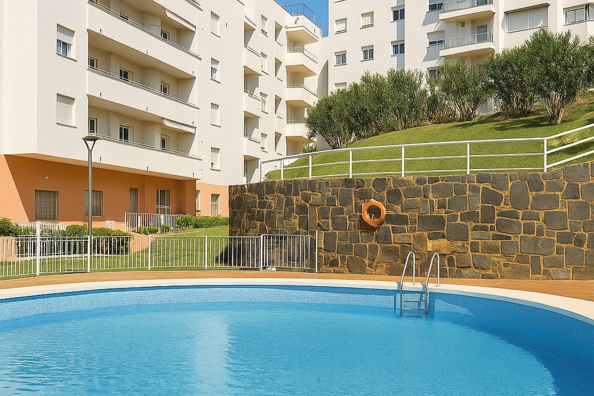 Resale - apartment - Estepona - Estepona Centro