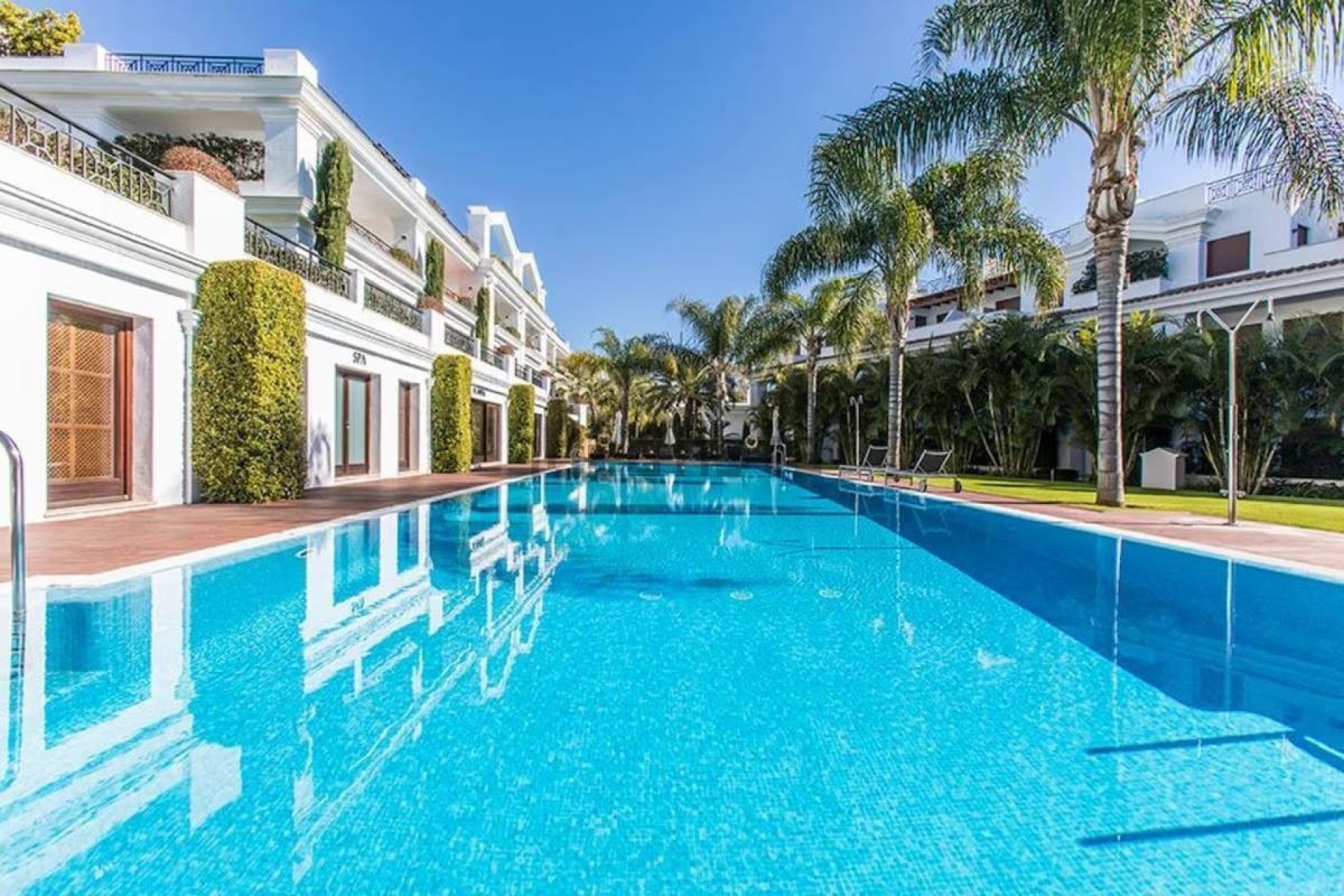 Resale - apartment - Estepona - Estepona Centro