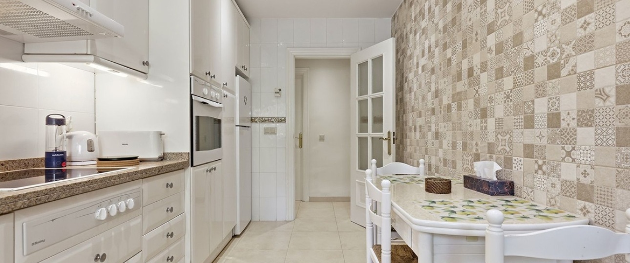 Resale - apartment - Estepona - Estepona Centro