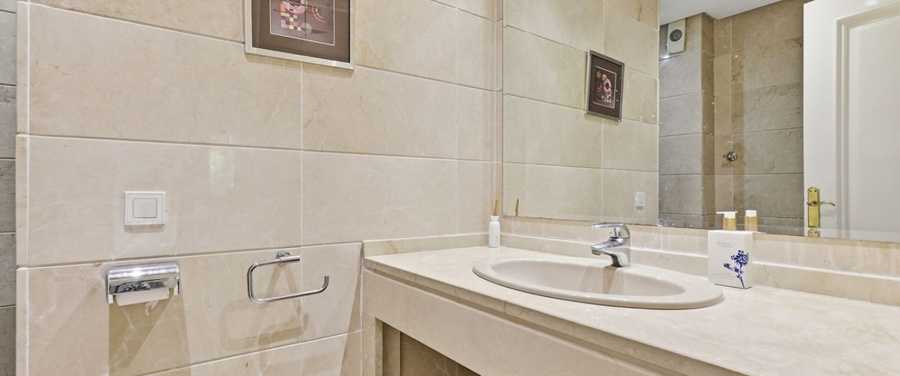 Resale - apartment - Estepona - Estepona Centro