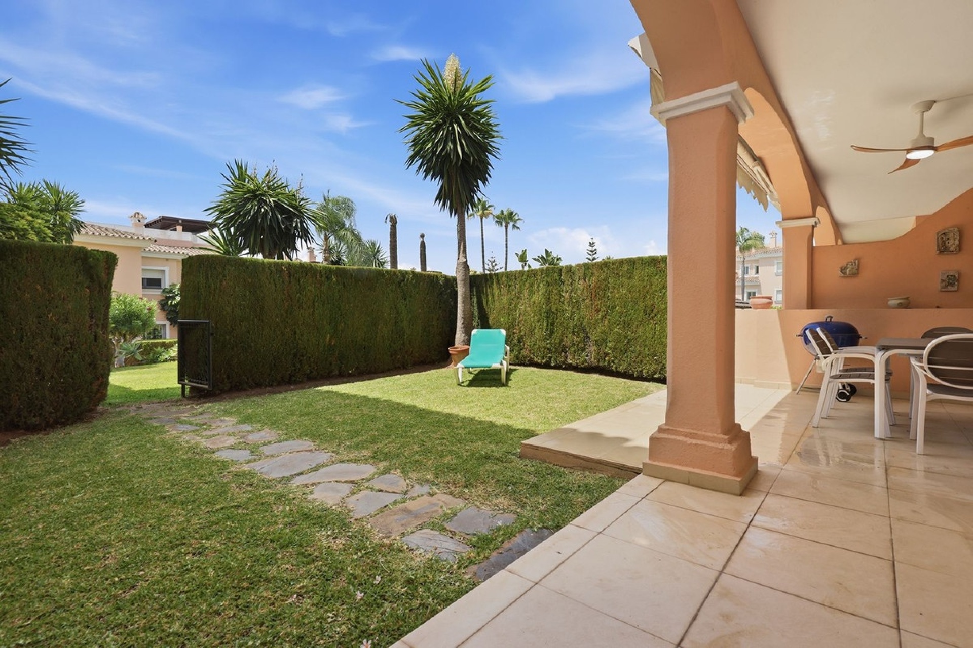 Resale - apartment - Estepona - Estepona Centro