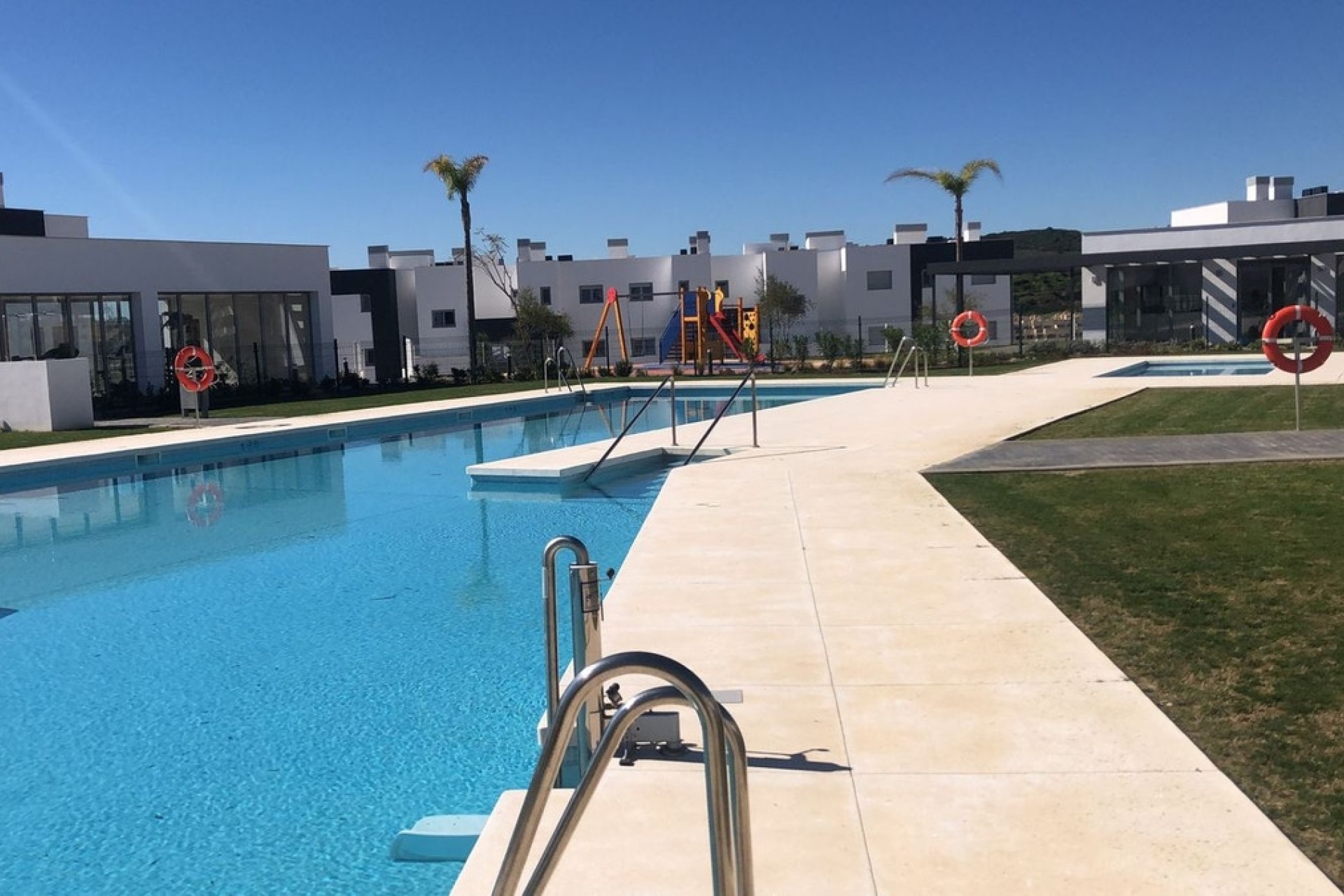 Resale - apartment - Estepona - Estepona Centro
