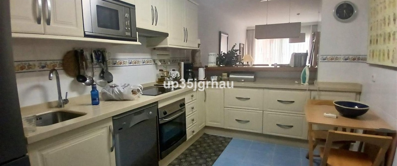 Resale - apartment - Estepona - Estepona Centro
