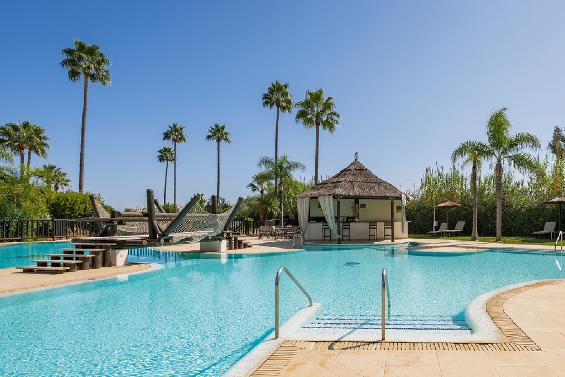 Resale - apartment - Estepona - Estepona Centro