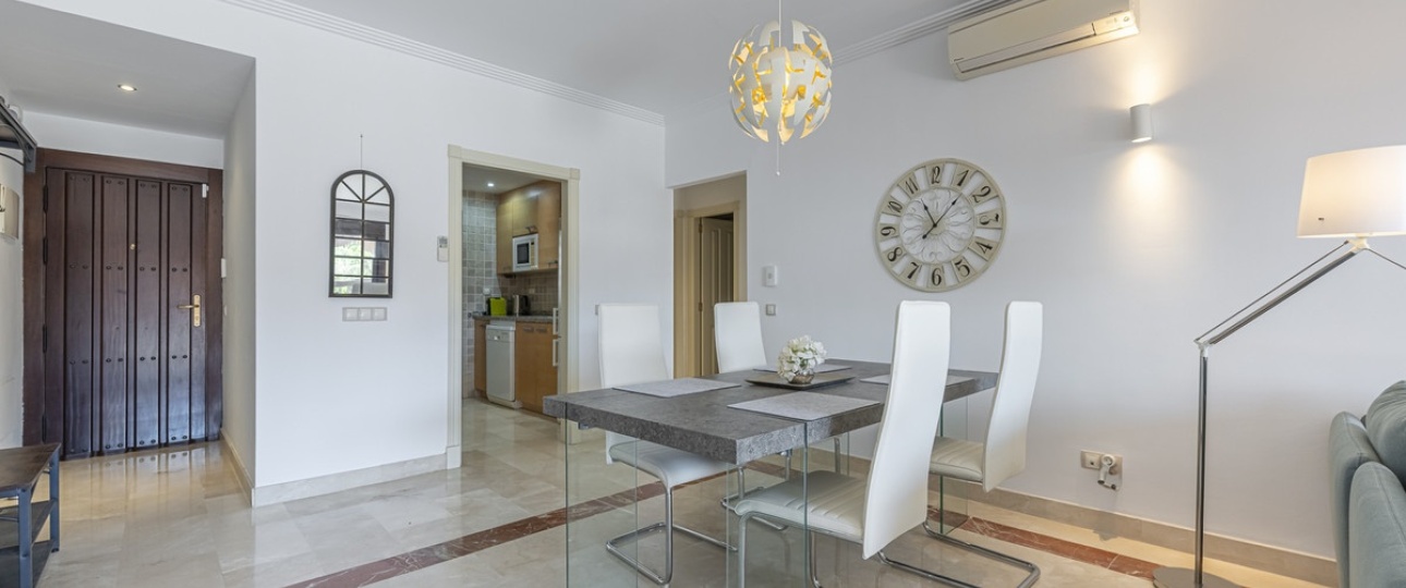 Resale - apartment - Estepona - Estepona Centro