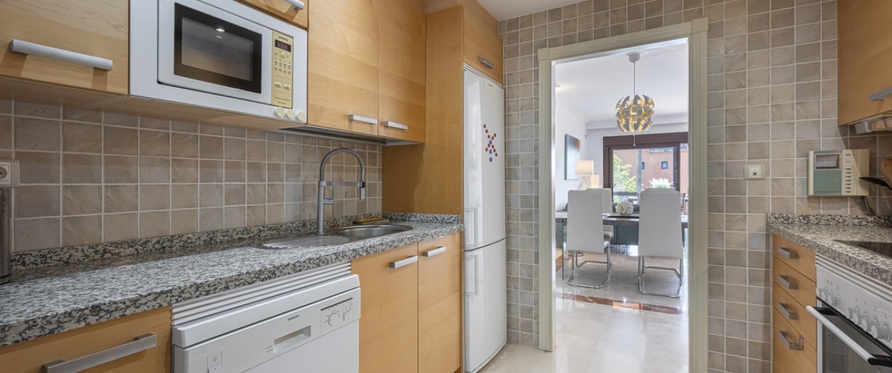 Resale - apartment - Estepona - Estepona Centro