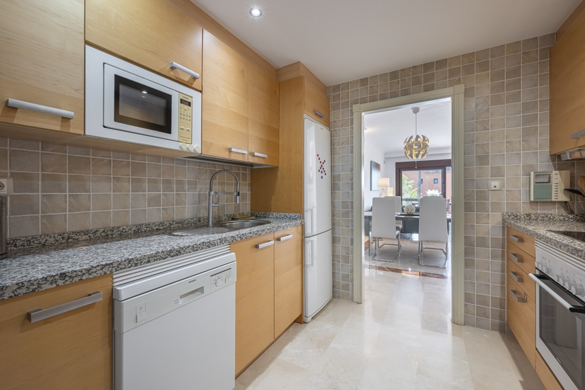 Resale - apartment - Estepona - Estepona Centro