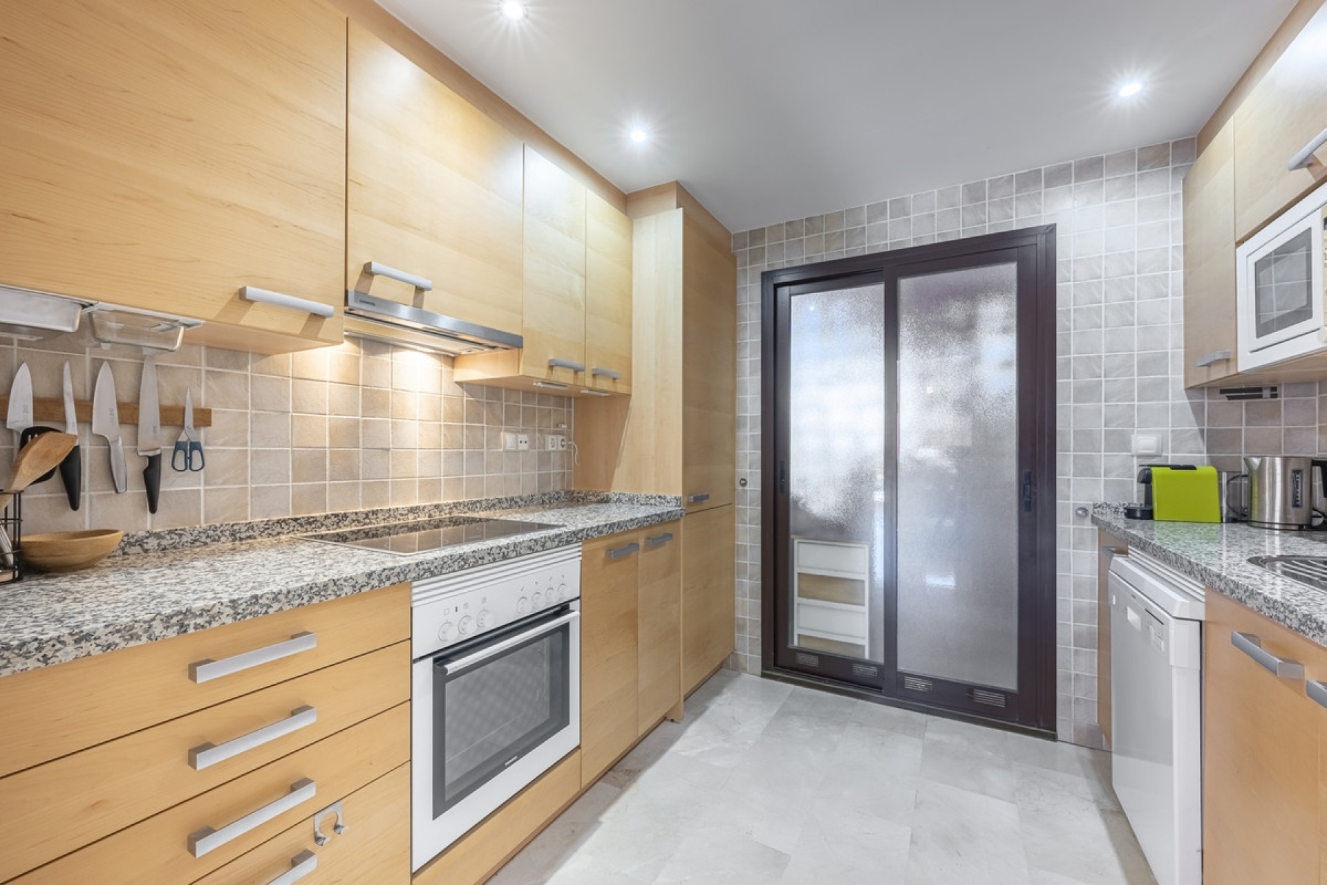 Resale - apartment - Estepona - Estepona Centro