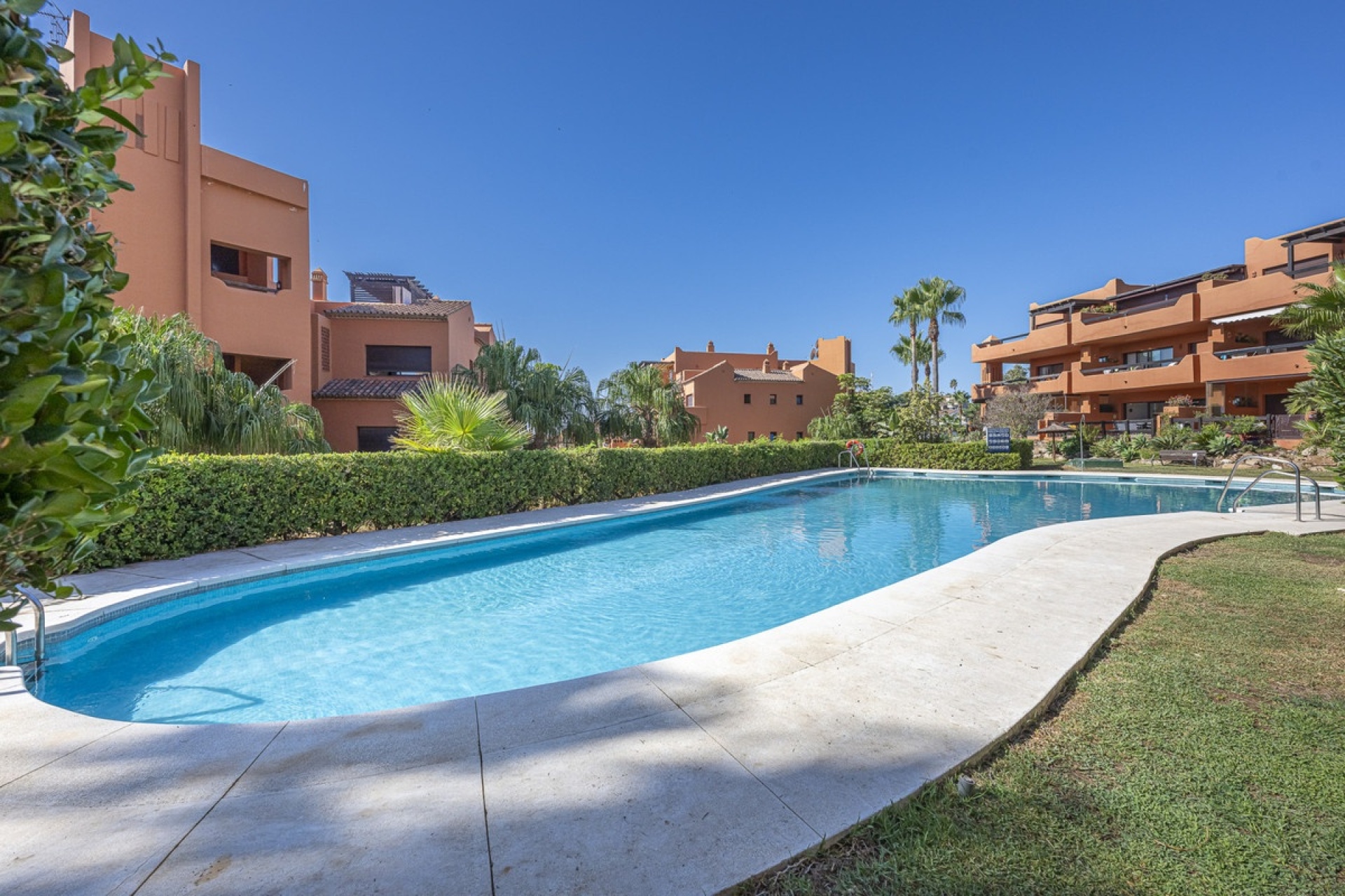 Resale - apartment - Estepona - Estepona Centro
