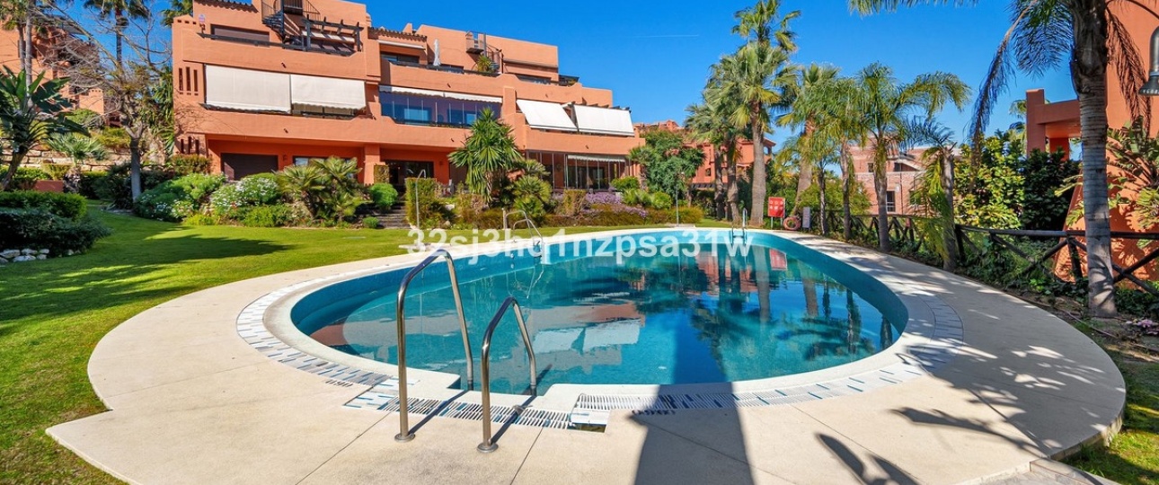 Resale - apartment - Estepona - Estepona Centro