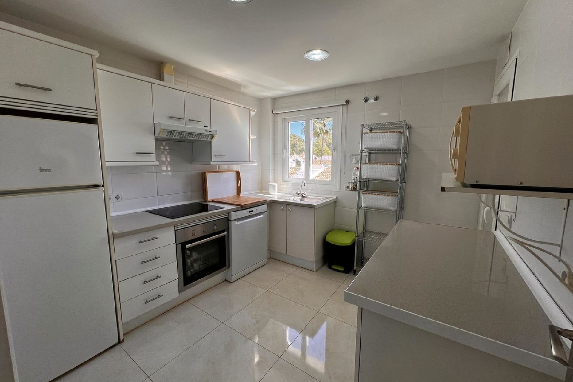 Resale - apartment - Estepona - Estepona Centro