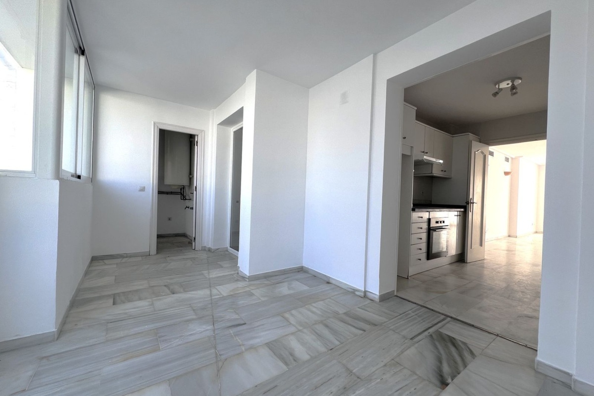 Resale - apartment - Estepona - Estepona Centro