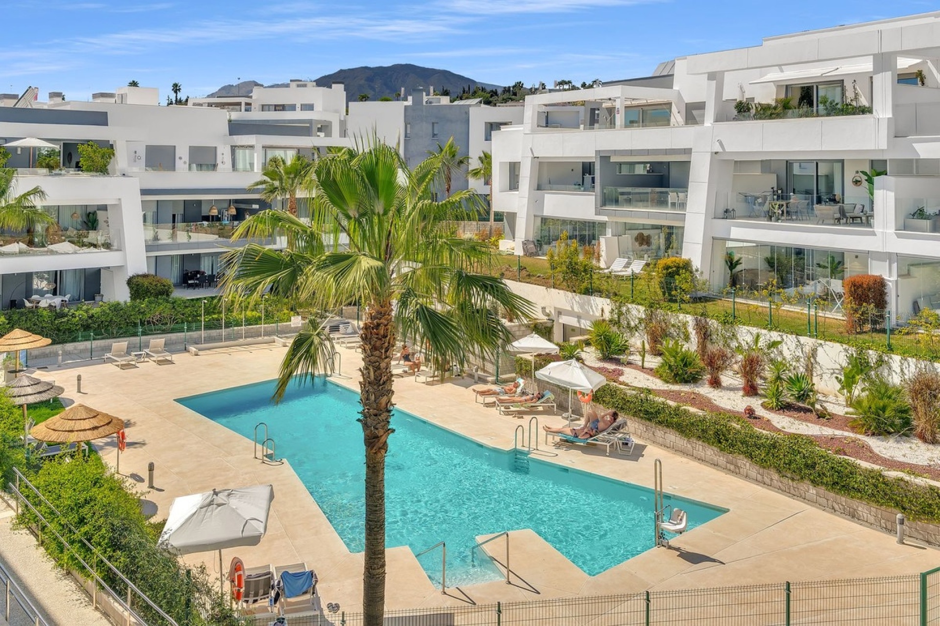 Resale - apartment - Estepona - Estepona Centro