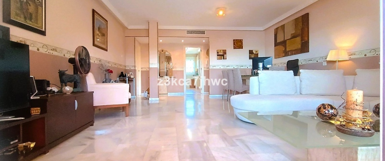 Resale - apartment - Estepona - Estepona Centro