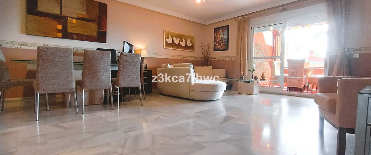 Resale - apartment - Estepona - Estepona Centro