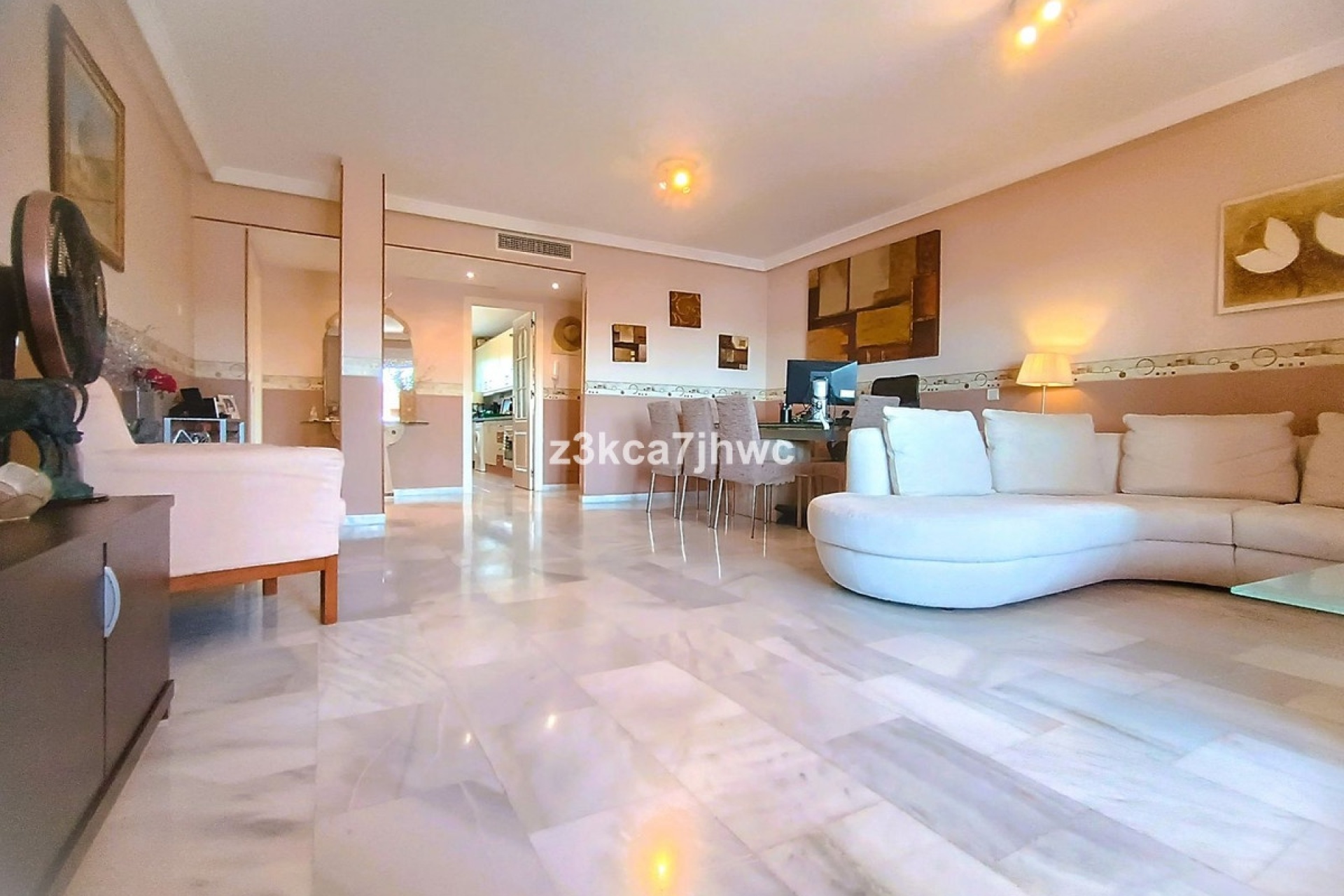 Resale - apartment - Estepona - Estepona Centro