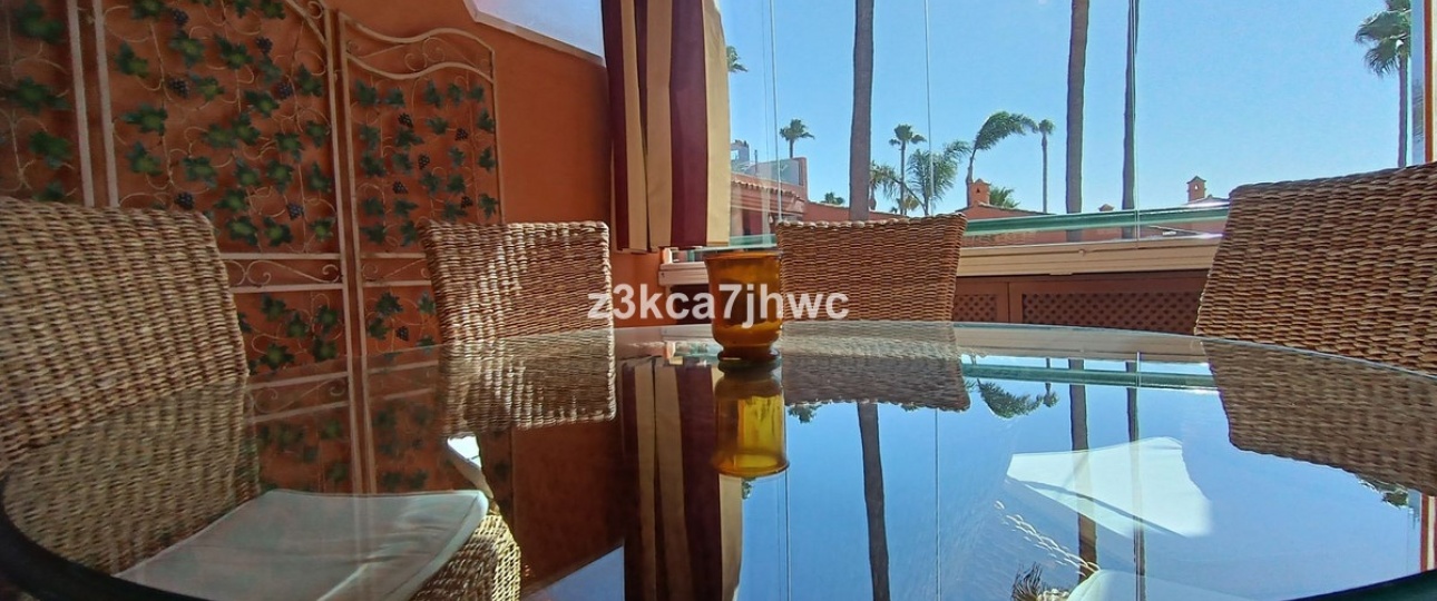 Resale - apartment - Estepona - Estepona Centro