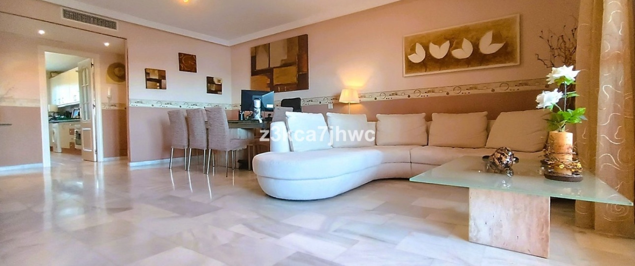 Resale - apartment - Estepona - Estepona Centro