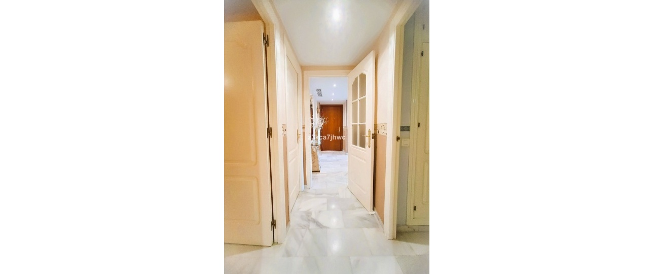 Resale - apartment - Estepona - Estepona Centro