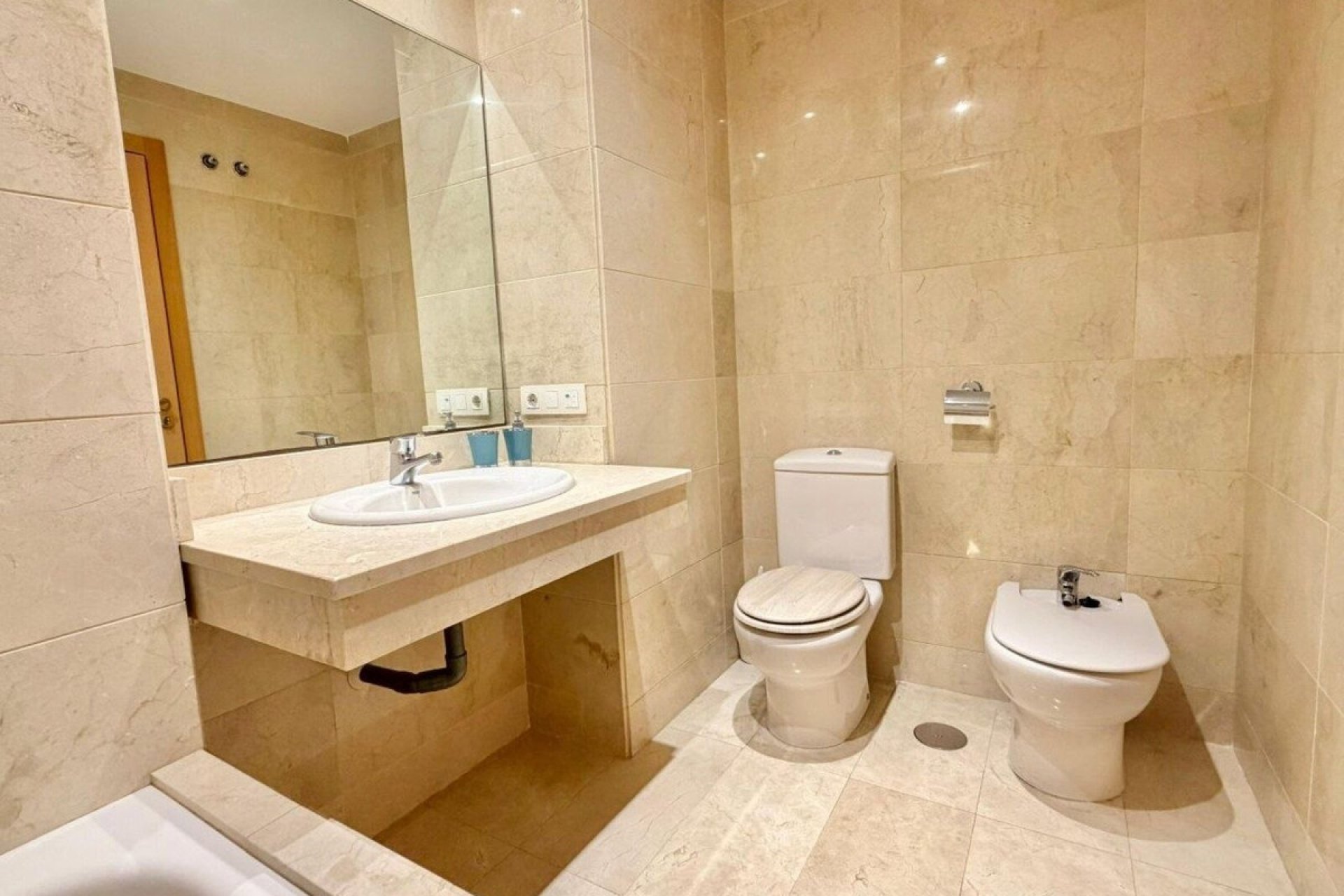 Resale - apartment - Estepona - Estepona Centro