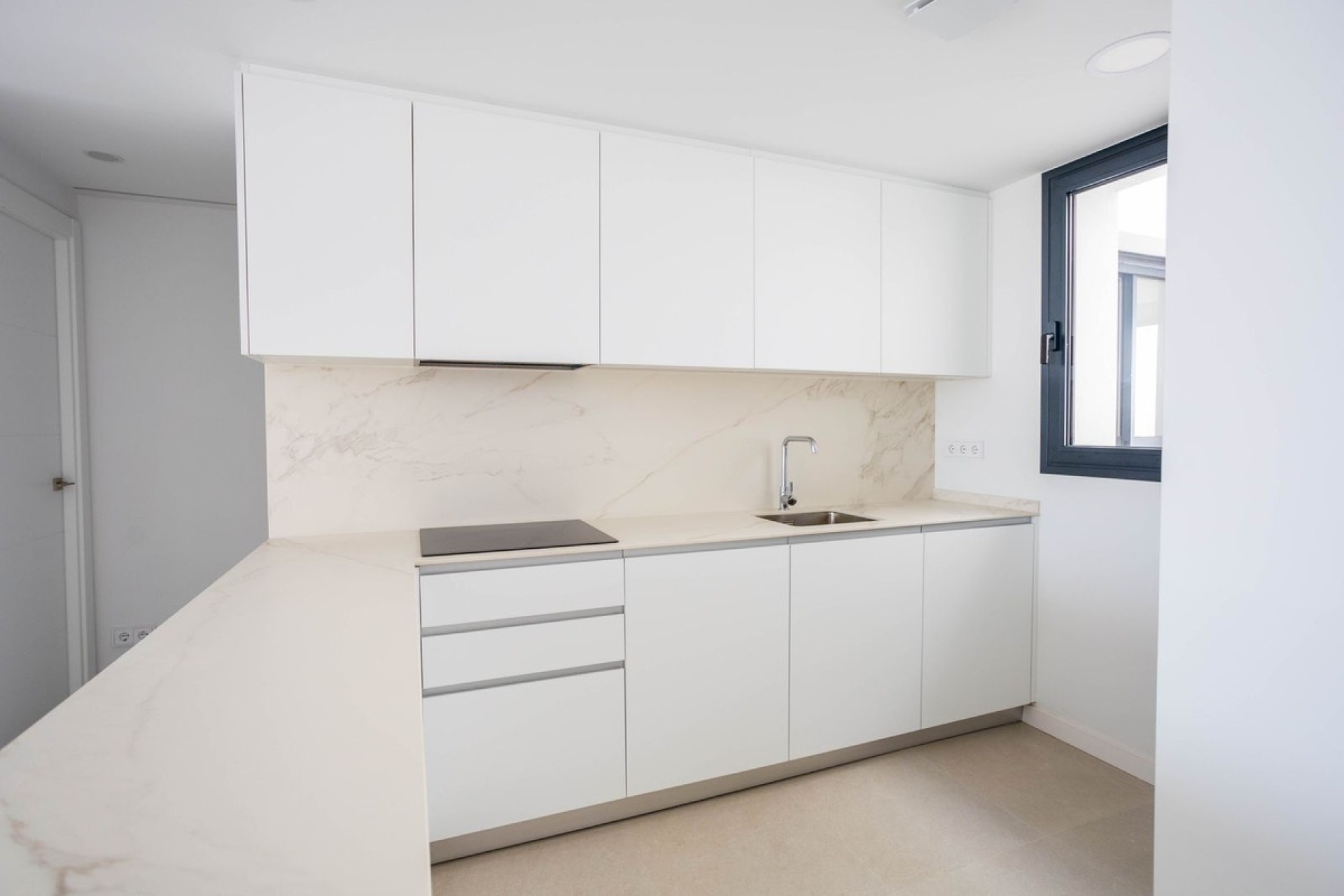 Resale - apartment - Estepona - Estepona Centro