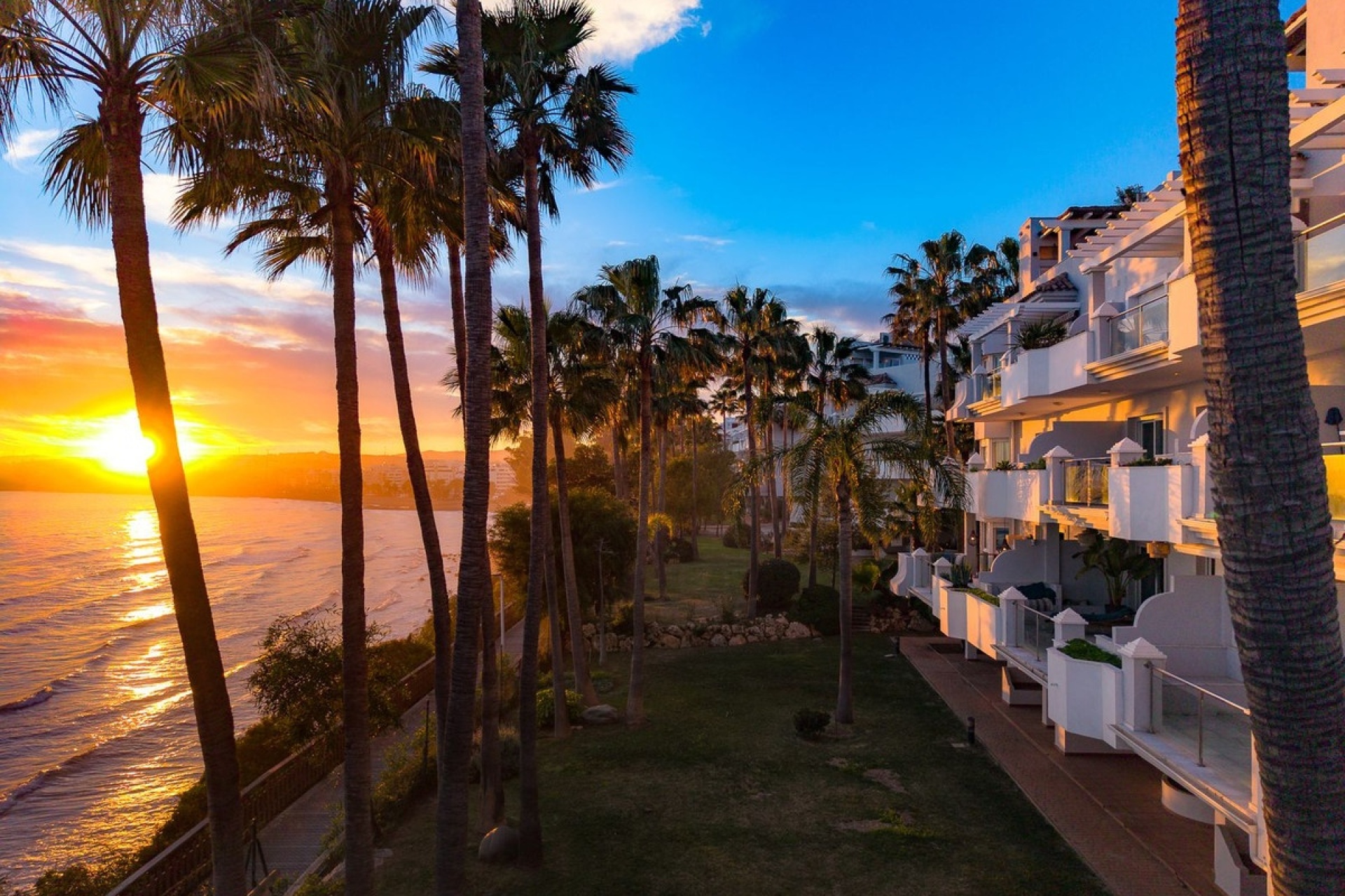 Resale - apartment - Estepona - Estepona Centro
