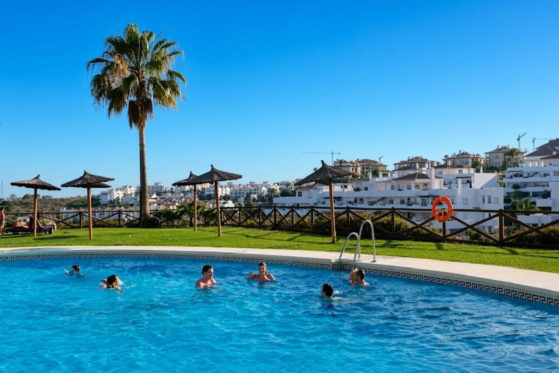 Resale - apartment - Estepona - Estepona Centro