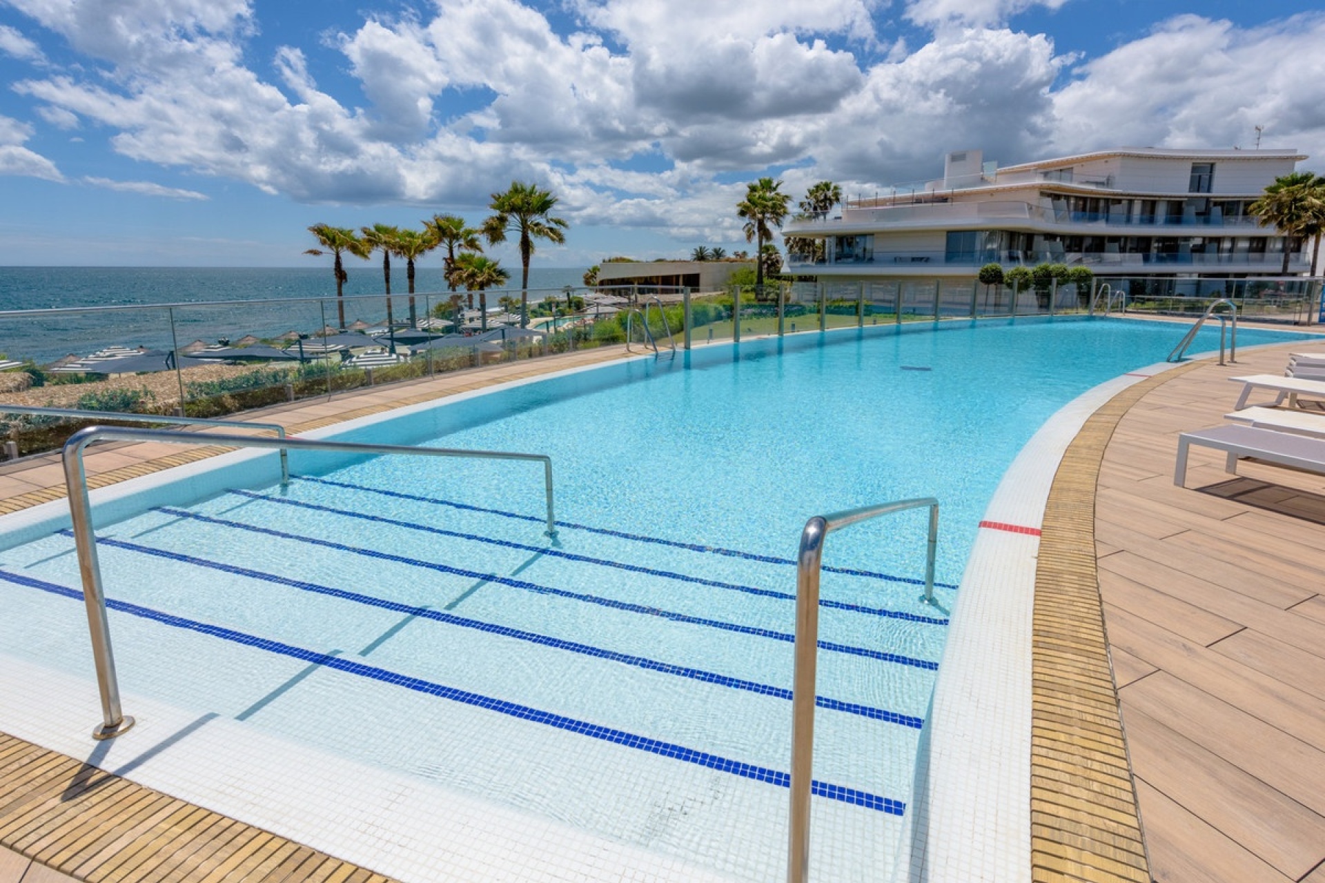 Resale - apartment - Estepona - Estepona Centro