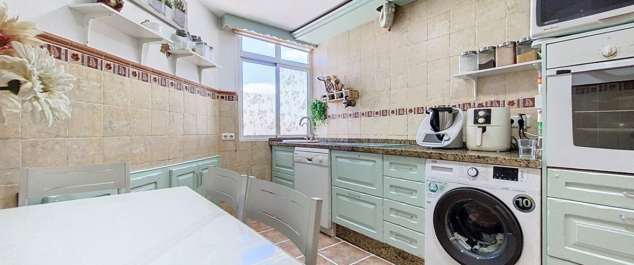 Resale - apartment - Estepona - Estepona Centro