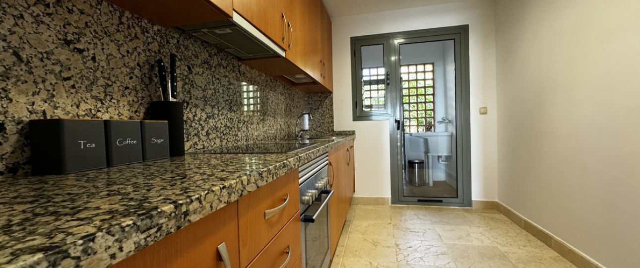 Resale - apartment - Estepona - Estepona Centro