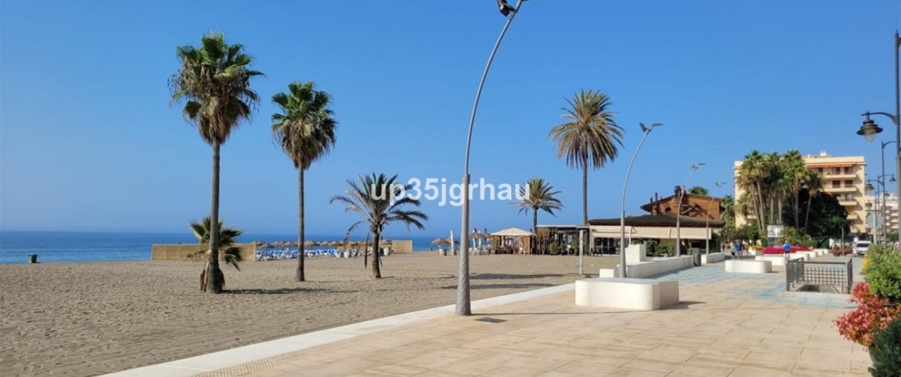 Resale - apartment - Estepona - Estepona Centro