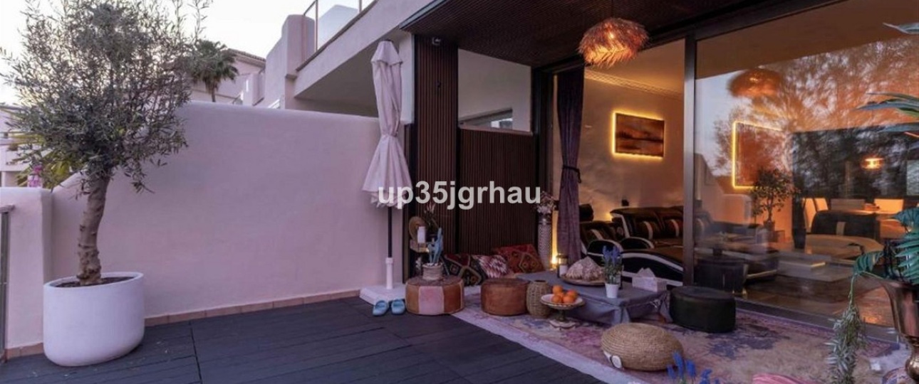 Resale - apartment - Estepona - Estepona Centro