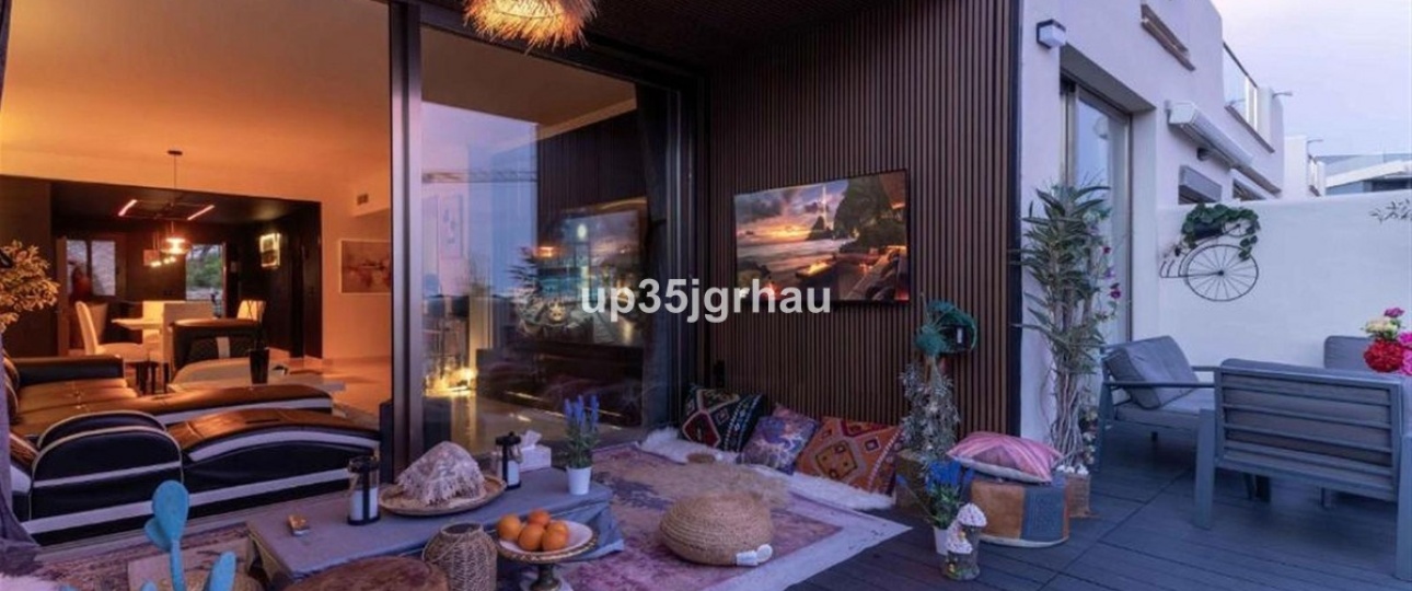 Resale - apartment - Estepona - Estepona Centro