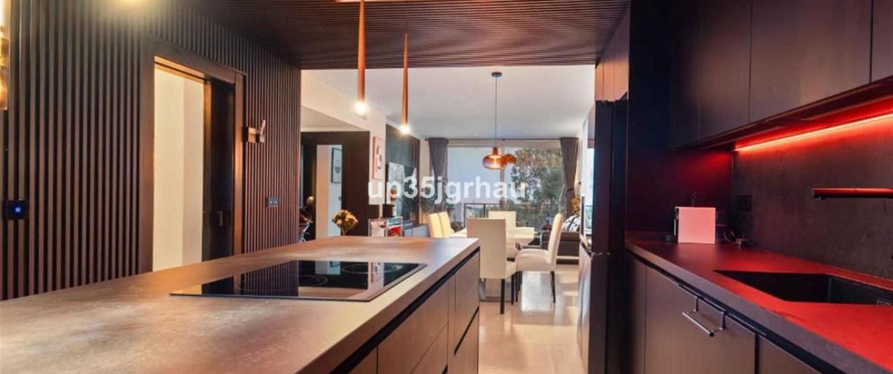 Resale - apartment - Estepona - Estepona Centro