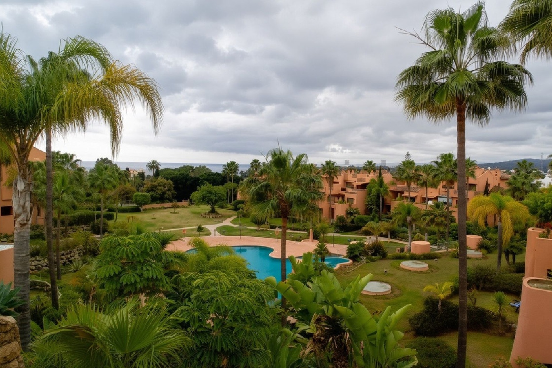 Resale - apartment - Estepona - Estepona Centro